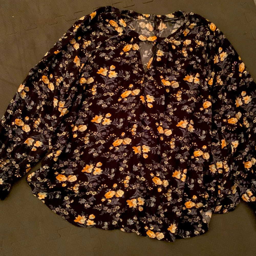 American Eagle Cut Out Front Top, Button Up Back, Sleeve Detail Long Sleeve Top